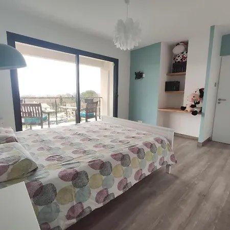 Maison Contemporaine Holiday home *