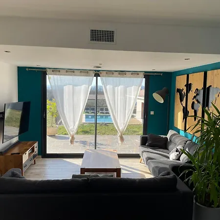 Holiday home Maison Contemporaine Saint-Privat-de-Champclos